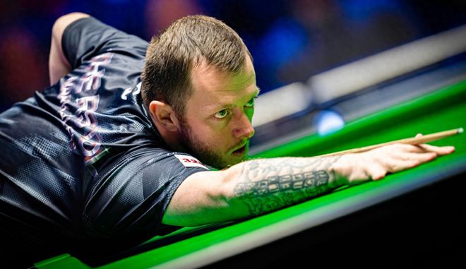 面对足球进 面对足球进