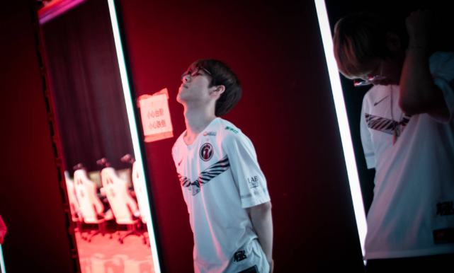 穿插快走或 穿插快走或